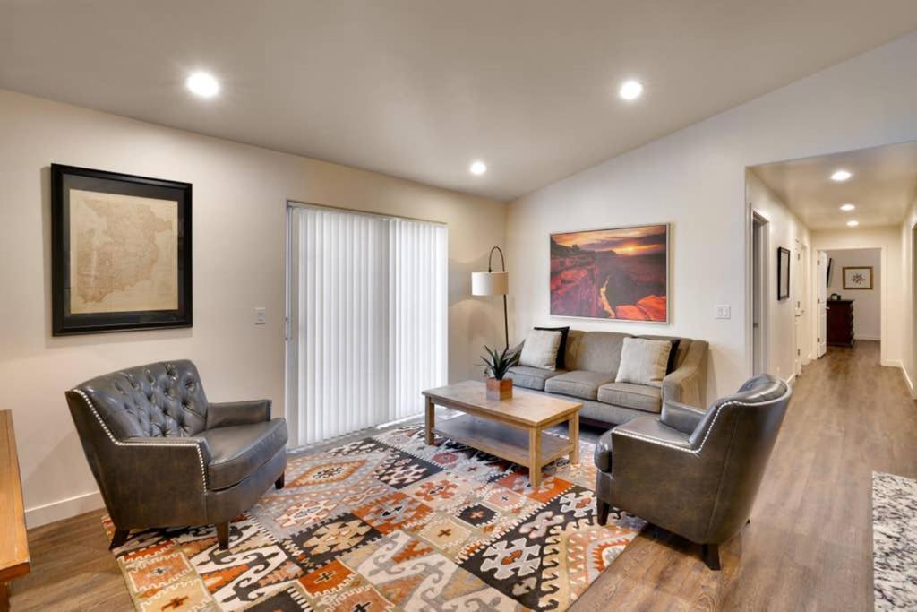 5J Top Floor Redcliff Condo, Pool & Hot Tub Moab Bagian luar foto
