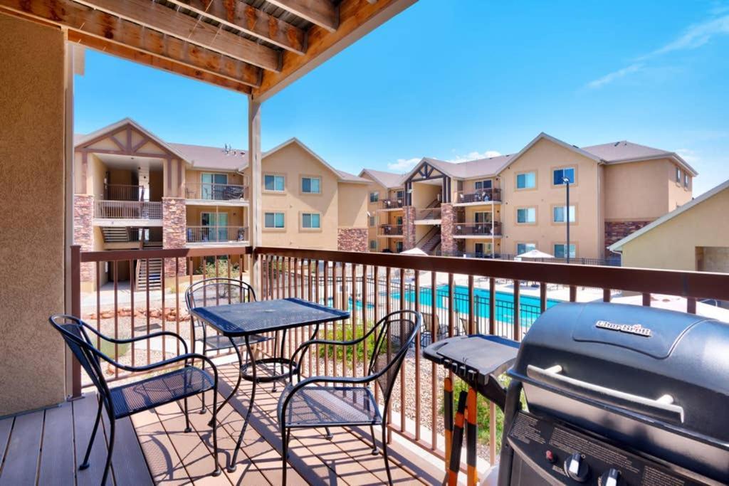 5J Top Floor Redcliff Condo, Pool & Hot Tub Moab Bagian luar foto